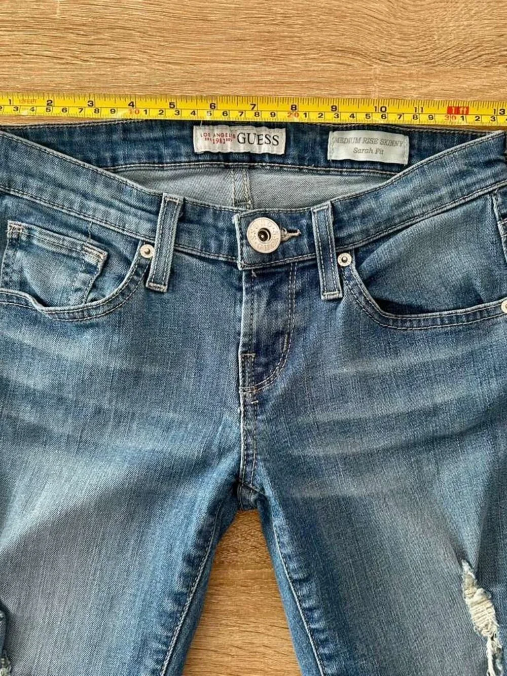 Guess Sarah Fit Skinny Jeans Size 26 Distressed Blue Stretch Denim - Picture 7 of 10